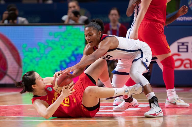 女篮世界杯决赛中国vs美国第三节