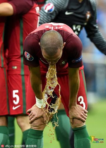 欧洲杯葡萄牙夺冠佩佩累到吐